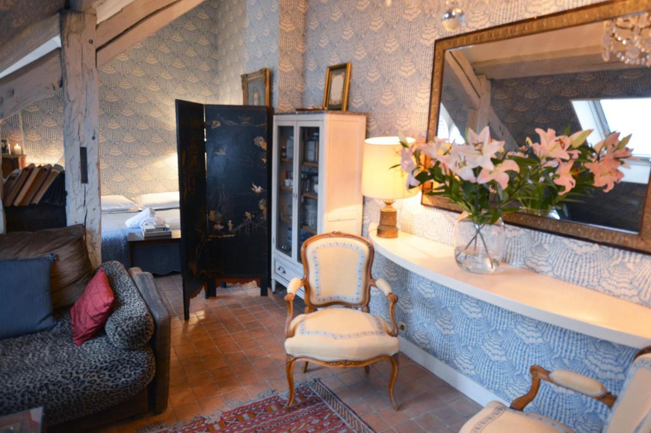 Charming Near Louvre * Parijs