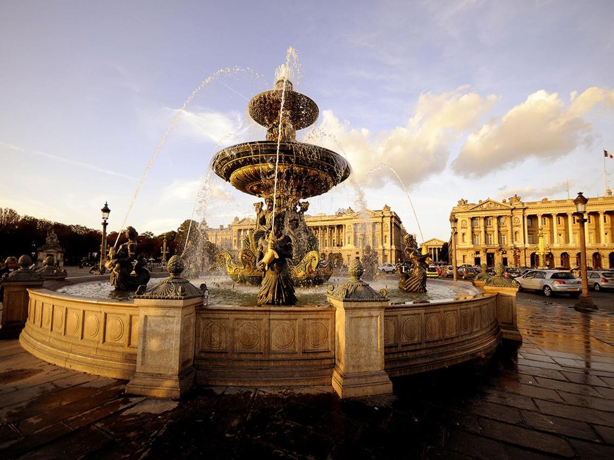 Charming Near Louvre Parijs
